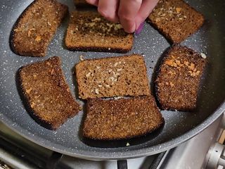 The new Emma's cooking show. S1E1: garlic breads and naked tits.