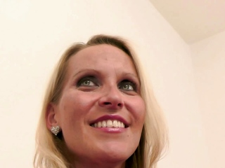 REAL AMATEUR CASTING WITH GERMAN BLONDE MILF