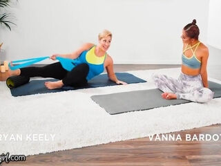 Has A Fingering Yoga Training - Vanna Bardot And Ryan Keely